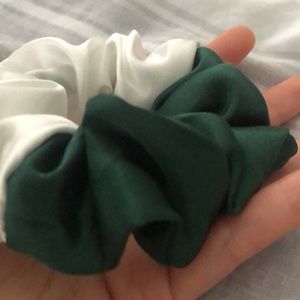 Lily Silk Mulberry Silk Scrunchie